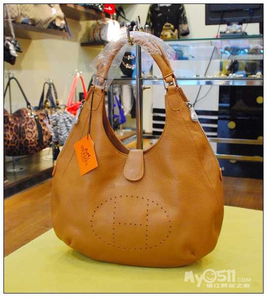 <em>姐妹</em>们 有便宜赶紧来占啊 小资一族 <em>港产</em>包特价