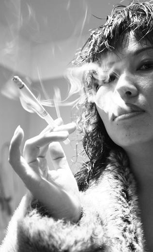 --- 哪个<em>女的抽烟</em>更性感--- - 茶余饭后 - 梦溪论坛