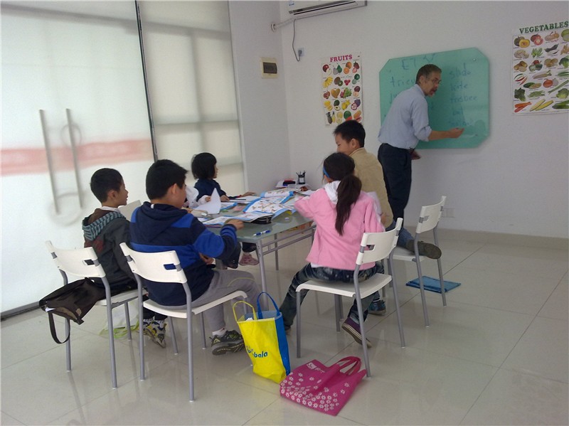 外教英语小班精品教学 让您的孩子开口说英语