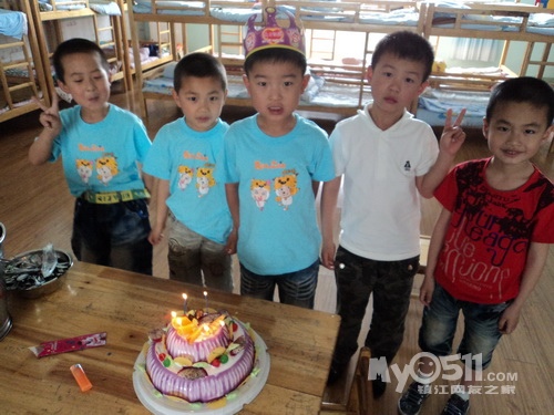 六一儿童节跳舞小孩简笔画图片大全_六一儿童