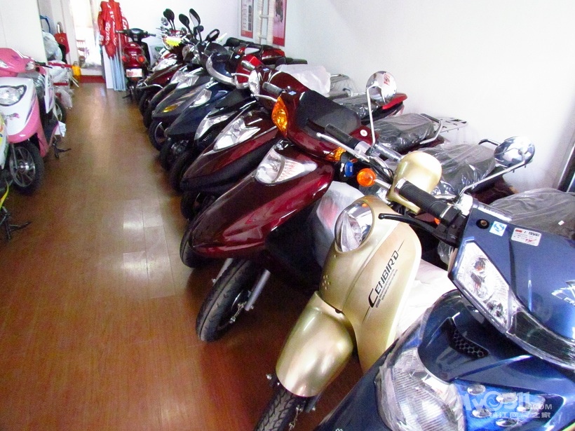 《全国十大品牌之一,世纪鸟电动车行成本价换