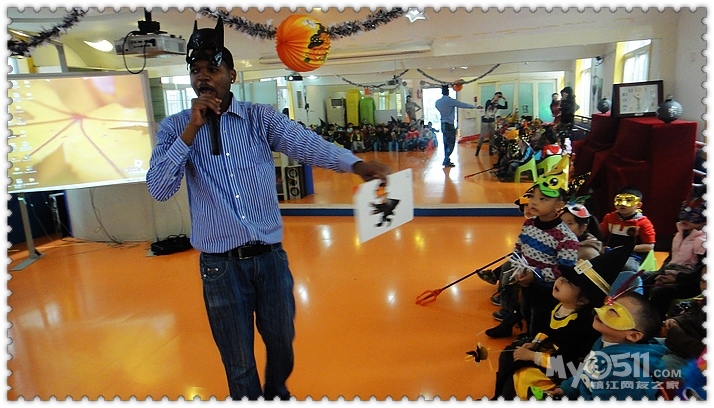 中班小朋友携手小一班的<em>弟弟</em>妹妹们 一起<em>来</em>庆