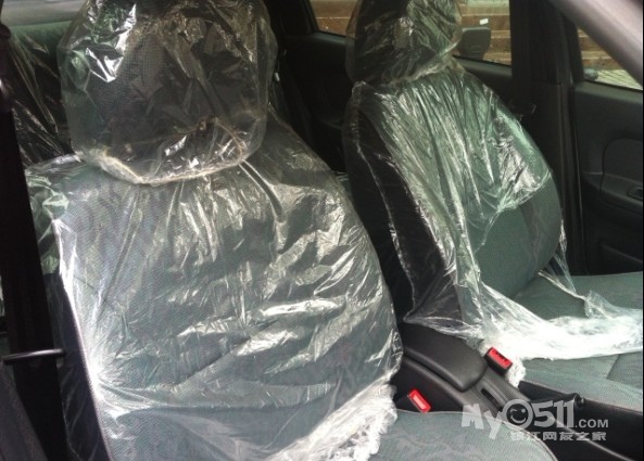 全新爱丽舍包购置税上牌费和交强险一年,一次