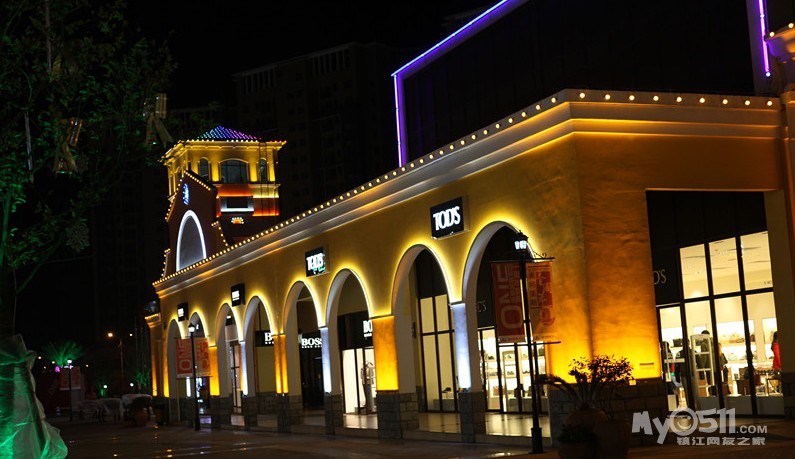 夜晚的武汉百联奥特莱斯的 - 车迷之家 cm.my0