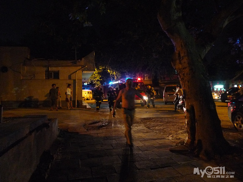 十八进失火了 消防车都过来了 - 百姓话题 - 梦溪