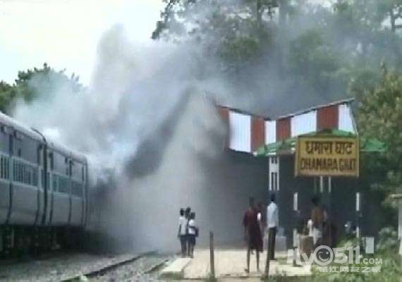 新闻上出现的<em>60岁</em>的<em>白发</em>老玩童,功夫了得 - 百