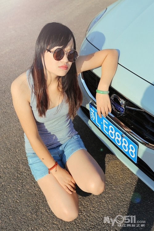 [媳妇当车模]V40冰岛浅水蓝与我媳妇的美丽邂