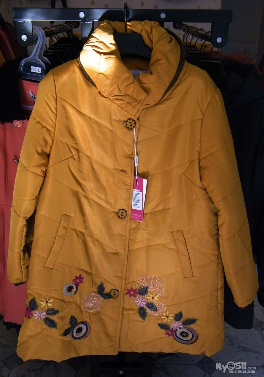 20岁-60岁的品牌特价女装,欢迎大家来店选购。