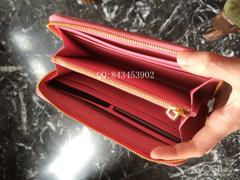 意大利德国日本韩国代购PRADA粉色十字纹皮