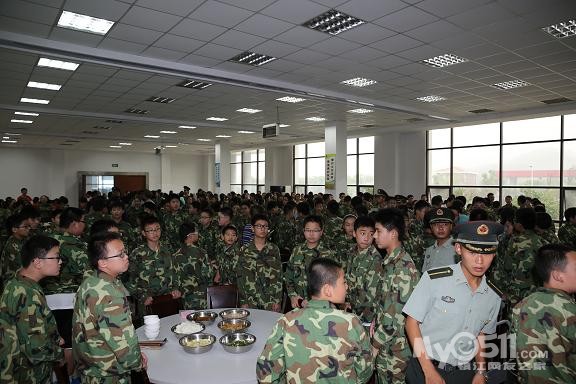 启梦一外 2014级镇江一外新生军训汇报直播