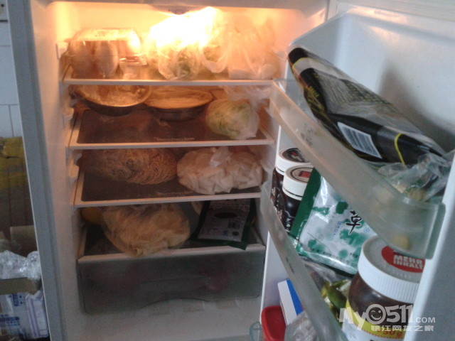 转让一台容声冰箱。型号BCD-161B.价格220元