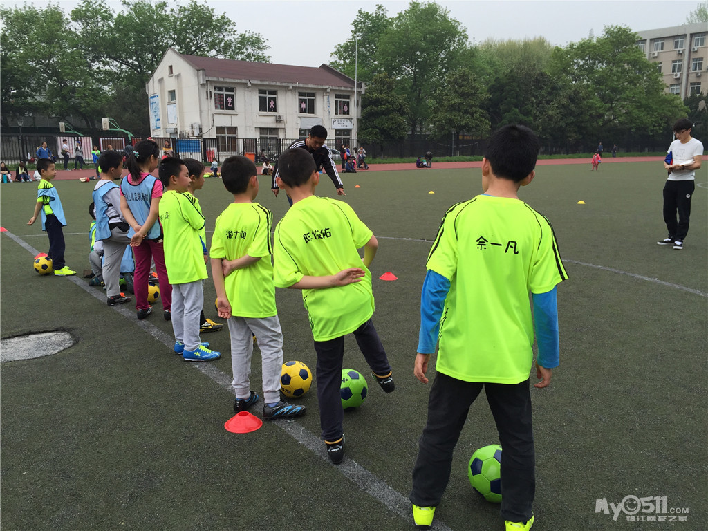 南京启梦少儿足球俱乐部镇江分校精英足球队全