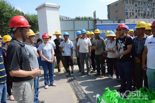 高温慰问赴工地 炎炎夏日送清凉 - 百姓话题 - 梦