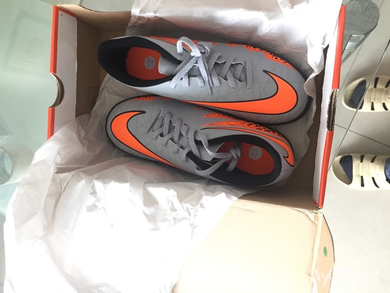 足球迷看过来,耐克毒蜂2代 - 聚焦足球 - 梦溪论