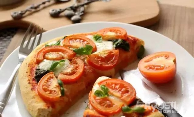 自制玛格丽特披萨,香喷喷的幸福味道 - 饮食男