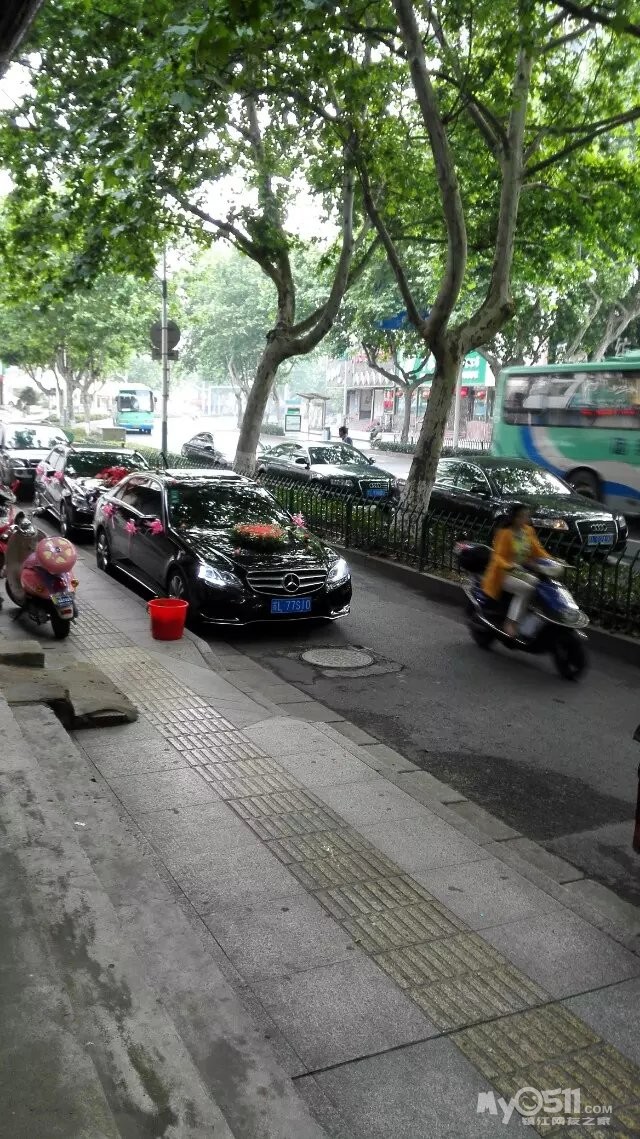 百万宝马7座摄像及敞篷跑车600起租,奔驰奥迪马六蒙迪欧甲壳虫荣威高清图片