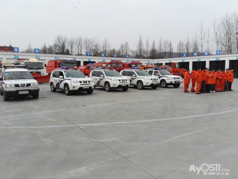 高速一大队联合路政养排开展高速公路恶劣天气