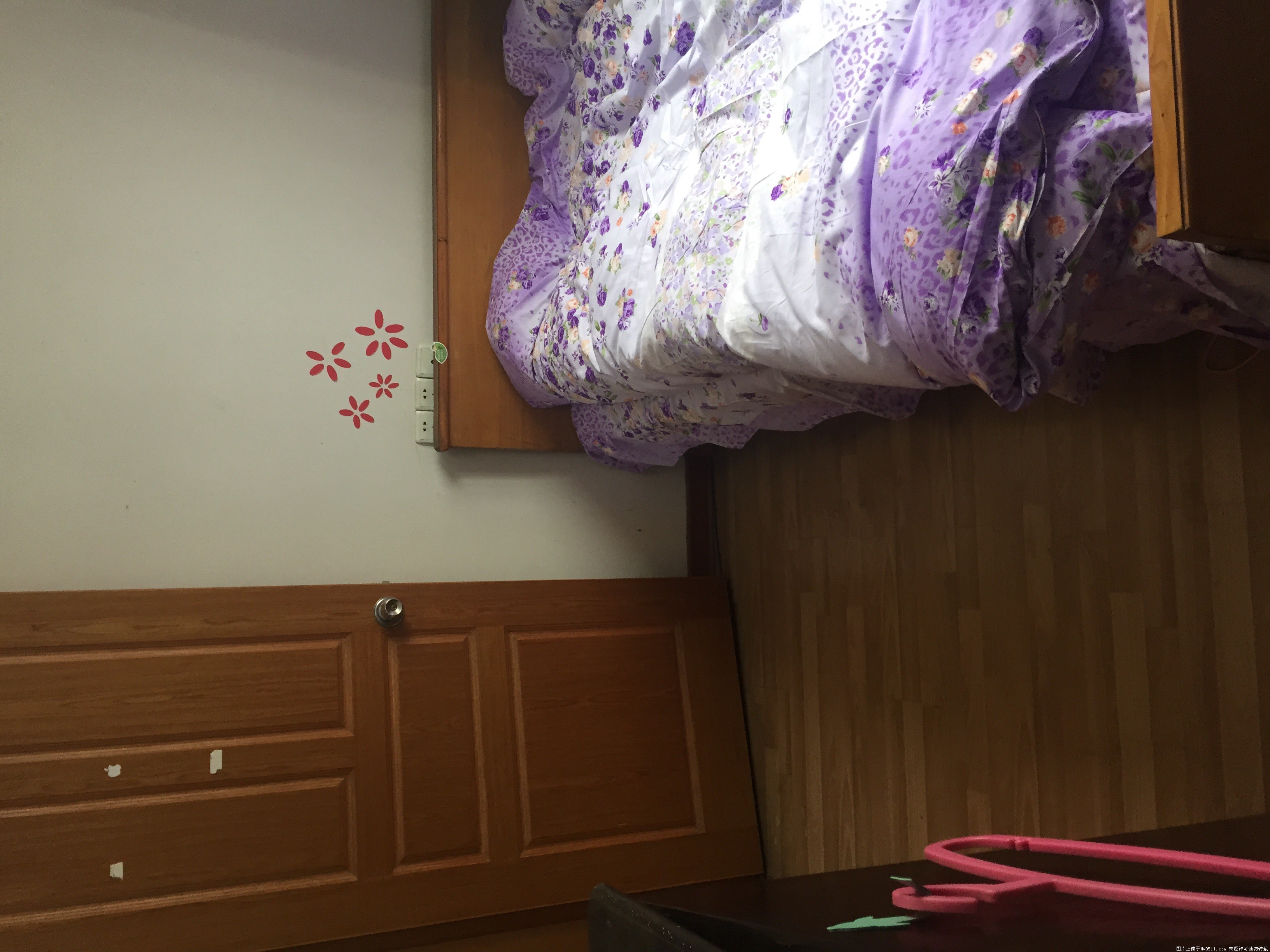 大市口 江滨医院后面寻女生合租,非中介 一室半