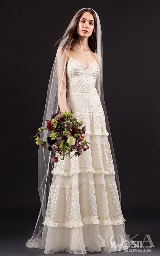 最in新娘情报速递:2017春季婚纱七大流行趋势