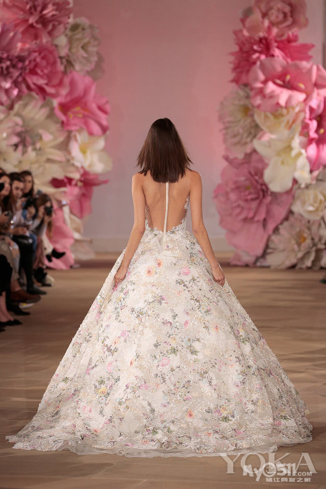 最in新娘情报速递:2017春季婚纱七大流行趋势