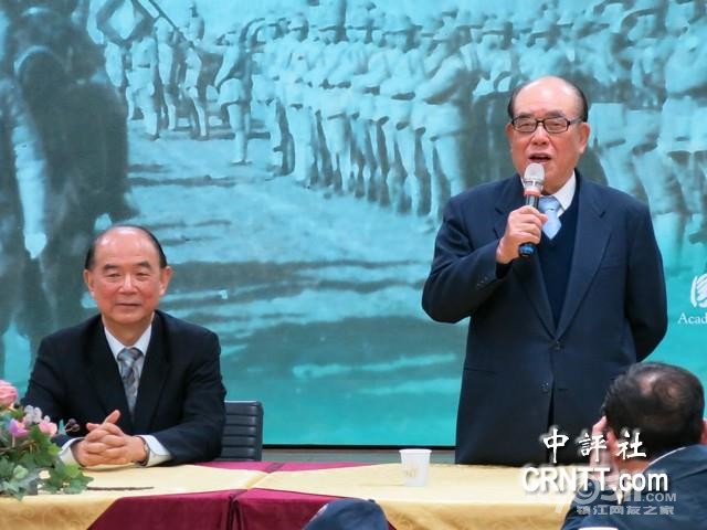 96岁郝伯村冲破绿营阻扰 今晨随一帮大佬登太平岛 强化南海主权