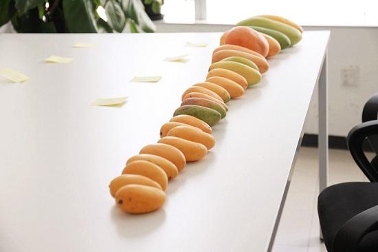 女孩吃完芒果变暴躁 IT男友的一个实验把她感动