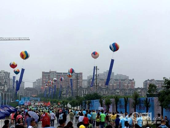 超千人乐跑 光明健康跑全国城市接力赛镇江站