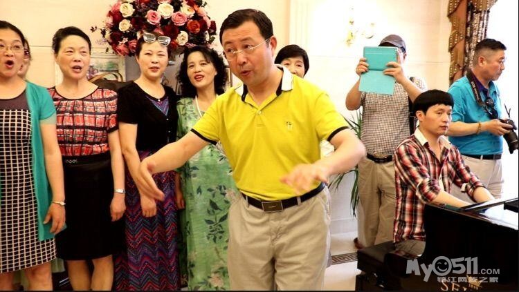 人声交响 气势磅礴-镇江音协女声合唱团演唱歌