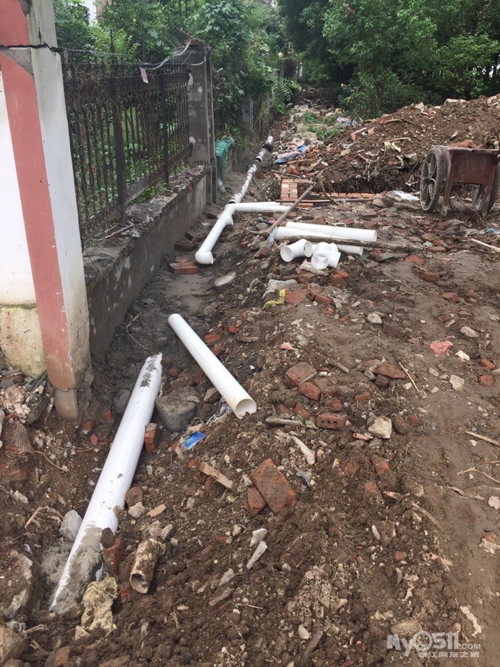 请问镇江哪个部门有权利在滨江风光带毁绿,搭