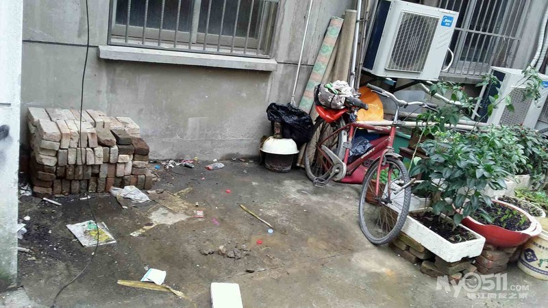 苏北二楼三楼老家伙的素质真差堆乱七八糟东西