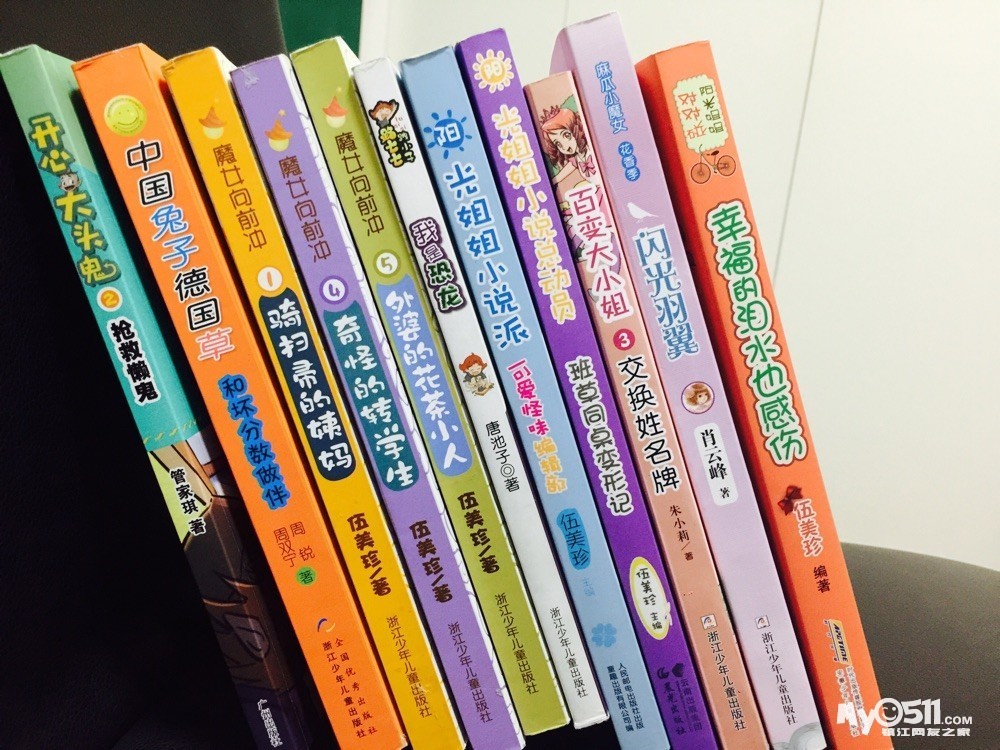 转让适合小学生看的书,因为家里没有大的书柜