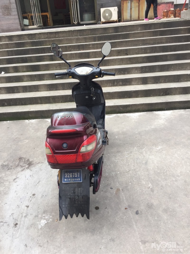 新日爬坡王48v电动车