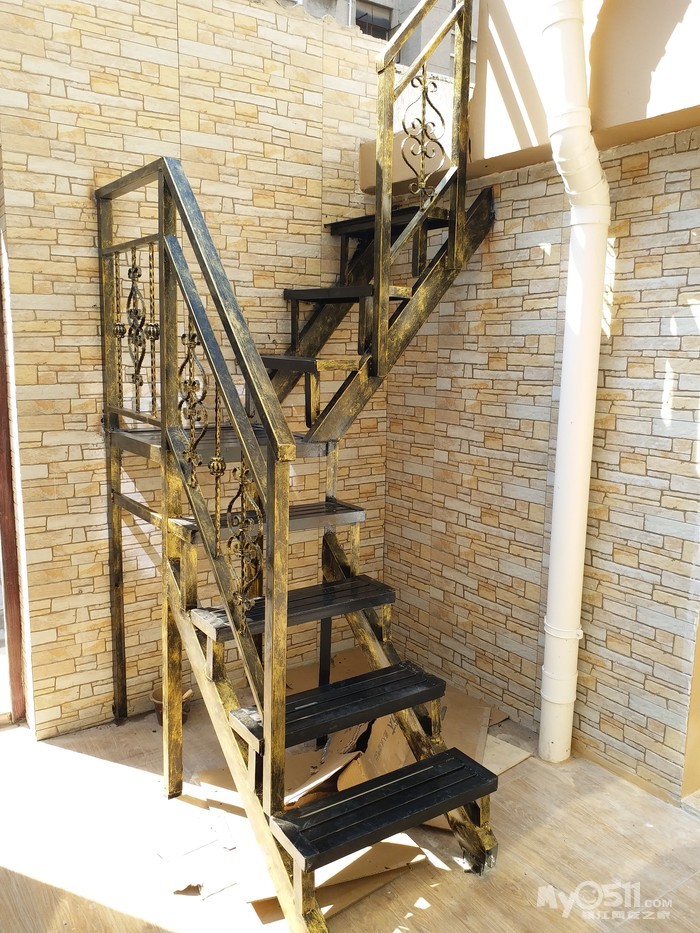 铁艺楼梯扶手,在室内室外和不同装修风格中的应用实照