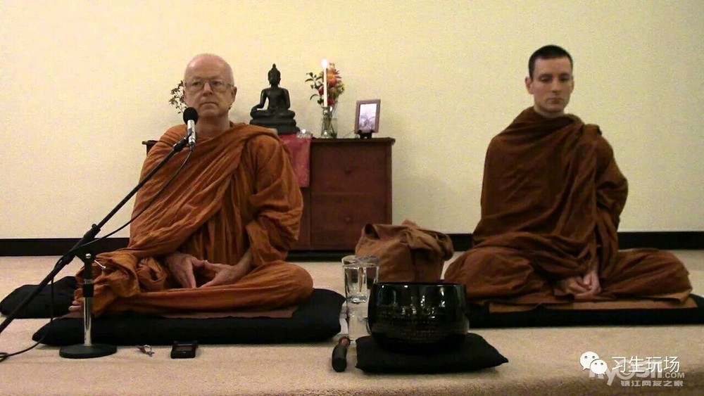 他是阿姜曼尊者的弟子,隆波帕默尊者的师父,对他来说巴利三藏只一段