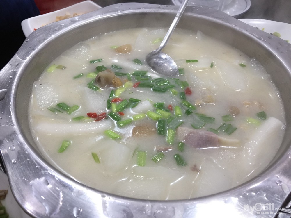 今晚主角---咸猪爪咸蹄髈煲,其实就一小火锅,78一份