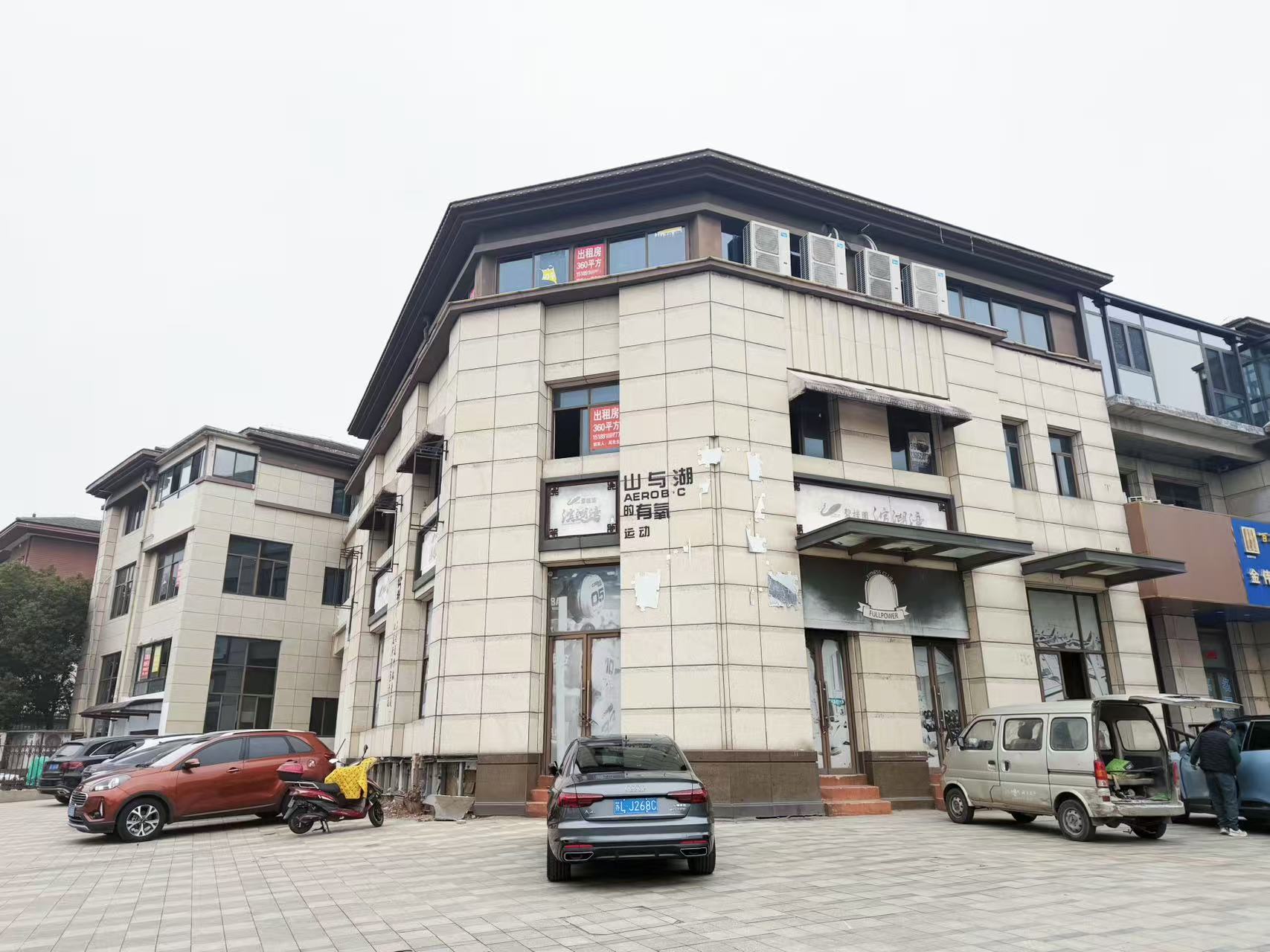 ����·λ�üѣ��ſڿ�ͣ��