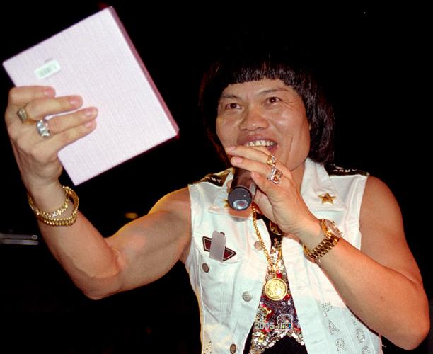 本月二七号,a8酒吧开业嘉宾香港喜剧明星八两金