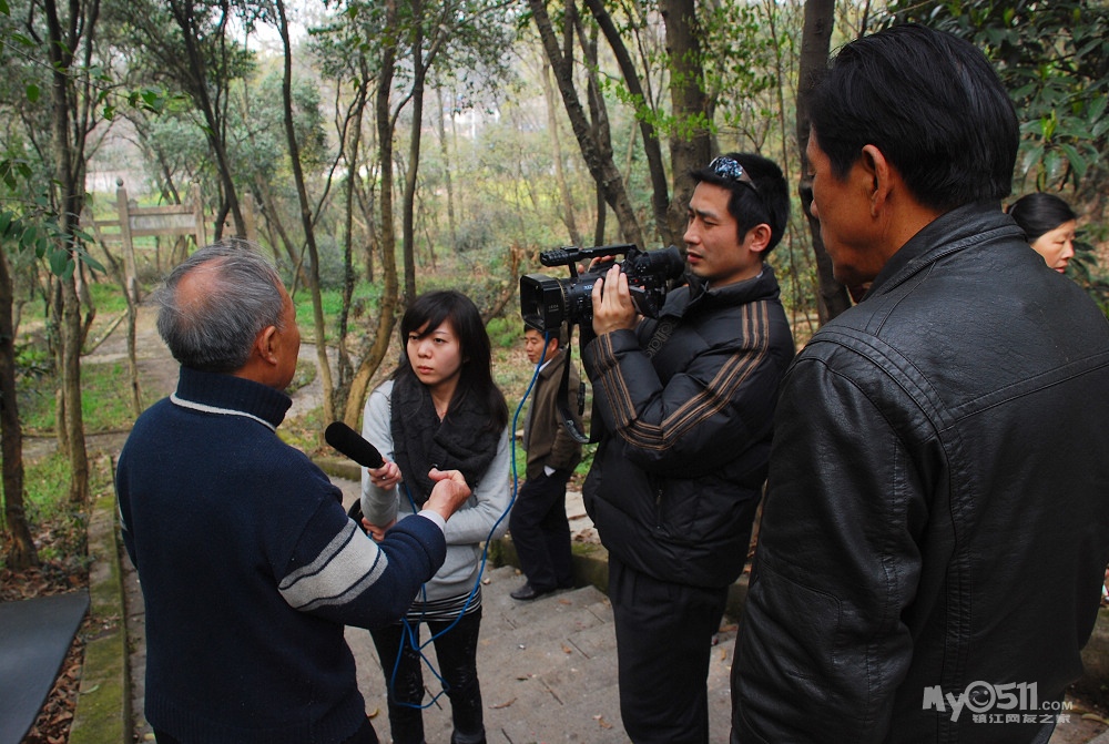 03 宗泽后裔来镇祭祖