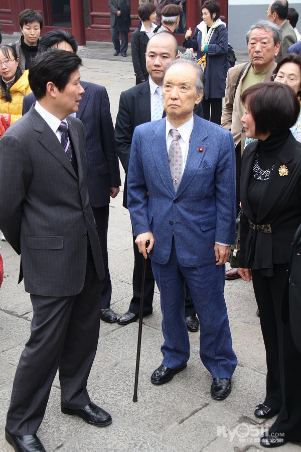 日本前首相海部俊树造访江天禅寺
