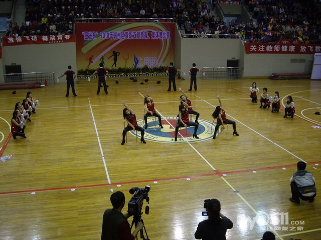 健美操比赛场地 1011031005bdc4d7f901d5d8a9.jpg