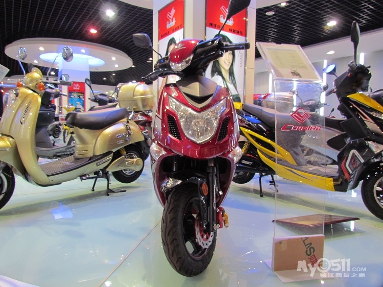 首家高端品质——世纪鸟电动车 镇江朱方路201号 十五年品质店 豪华车