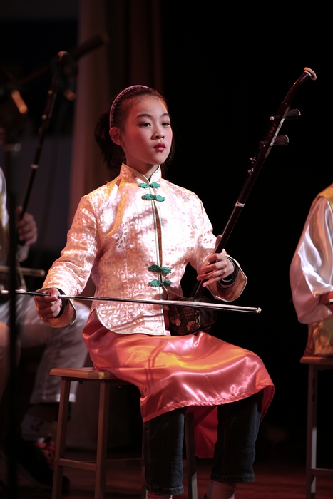 10月29日晚青年二胡演奏家万亿在市少年宫演出镜头