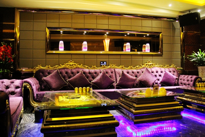 镇江最大ktv————阿波罗音乐广场11月25号至12月1日抢楼即可获3