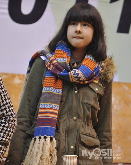 父亲潇洒 女儿必定很漂亮 看看阿的江的女儿