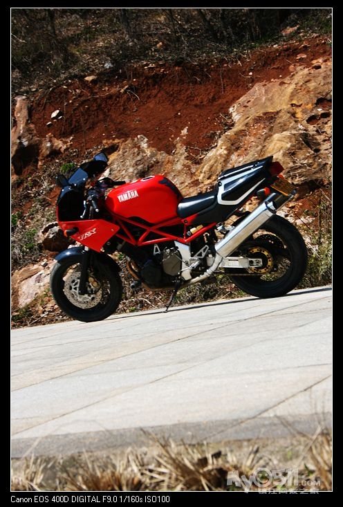 现有稀世珍品"雅马哈trx850街车"出现