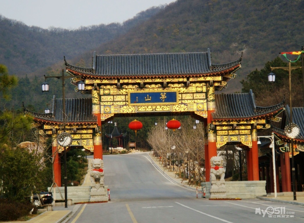 江苏镇江旅游景点推荐：金山公园与茅山风景区