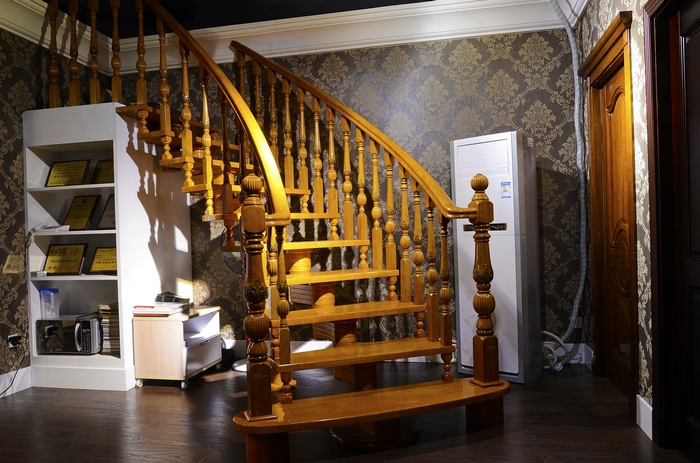 家装优质品牌巡展第23站:走进戴氏楼梯,家中的一道靓丽风景线