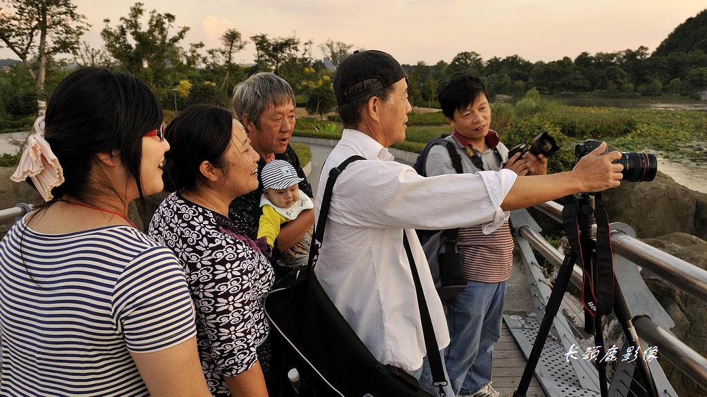 偶遇拍夕陽的老師