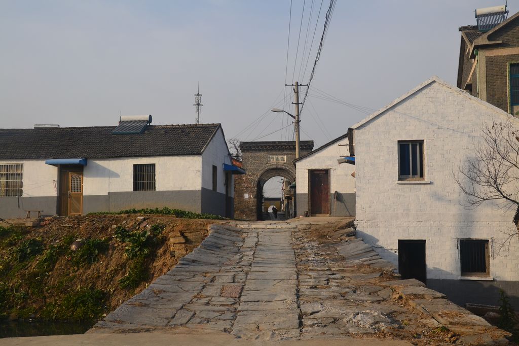 新区古村落.华山村