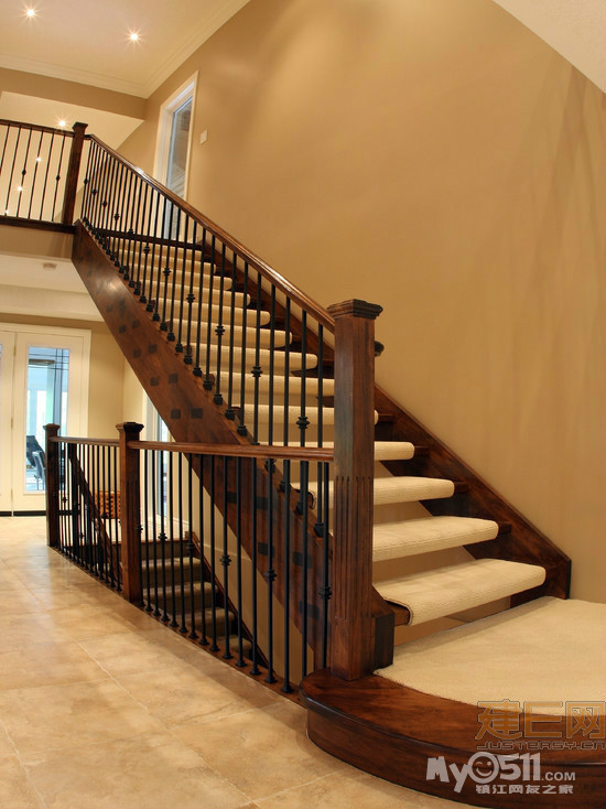 富得利橡木楼梯展示